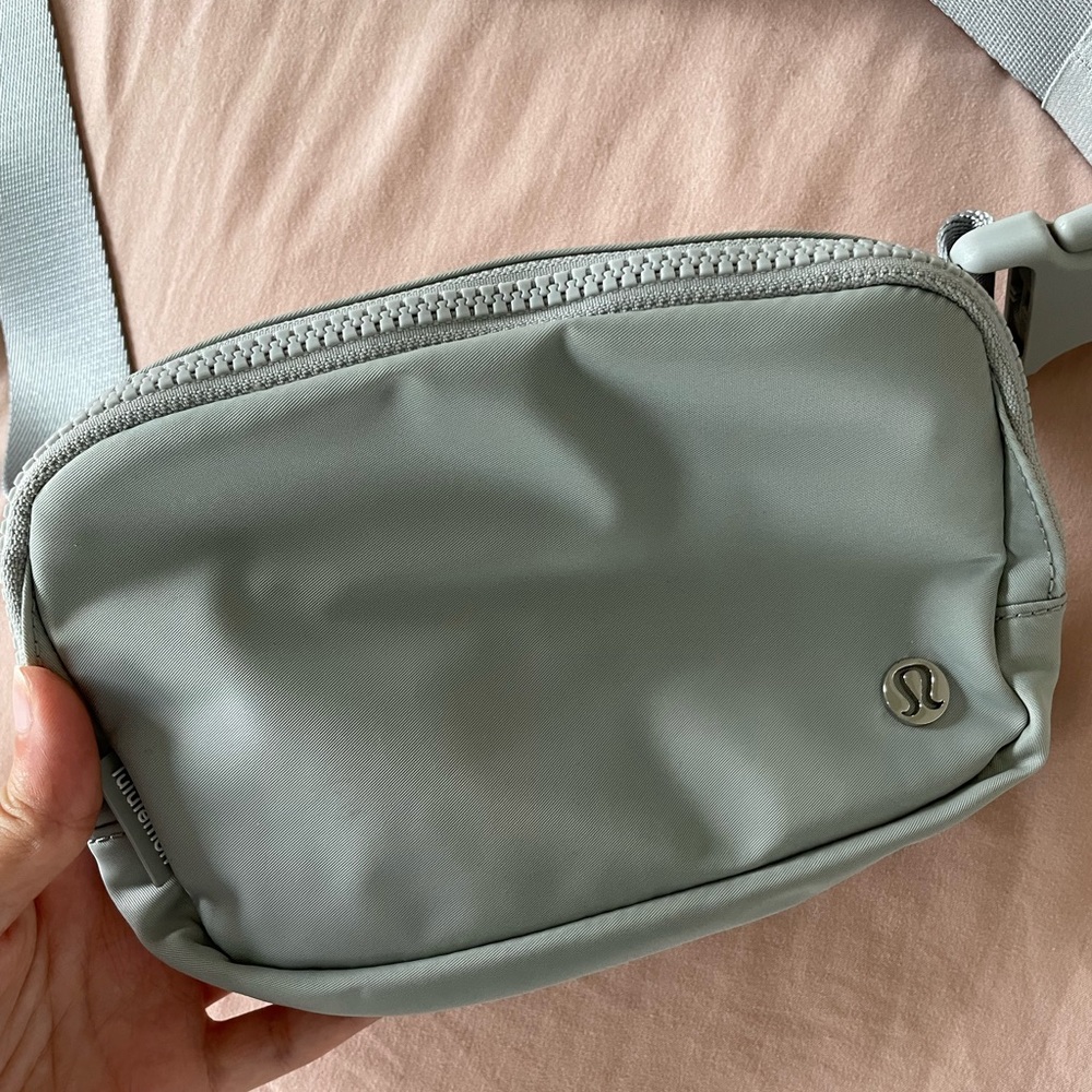 Lululemon Belt Bag- Gray NWOT